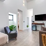 Mana Ecoretreat